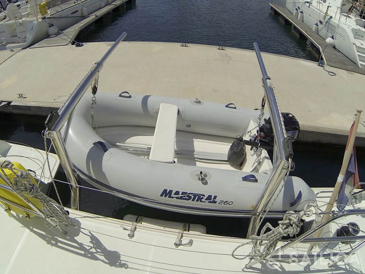 Lagoon 400 - Yacht Charter Sailica