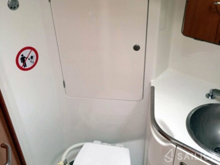 Sun Odyssey 45.2 - Yacht Charter Sailica