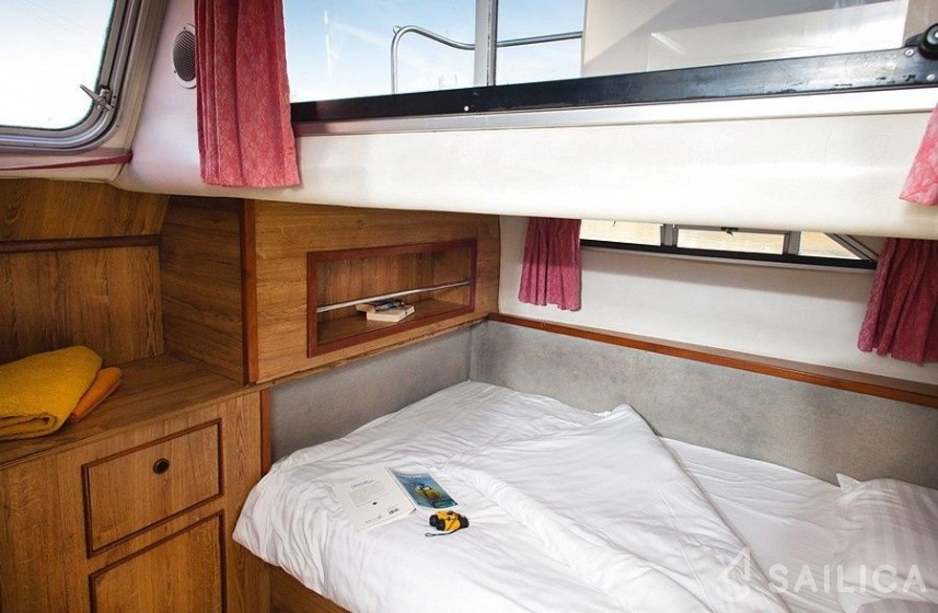 Le Boat Lake Star - Yacht Charter Sailica