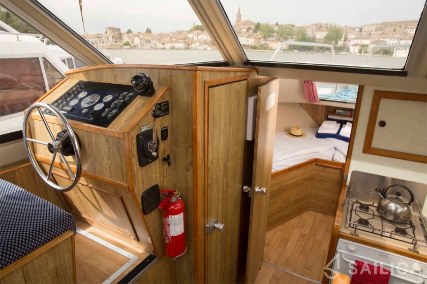 Le Boat Lake Star - Yacht Charter Sailica