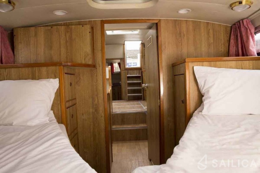 Le Boat Lake Star - Yacht Charter Sailica