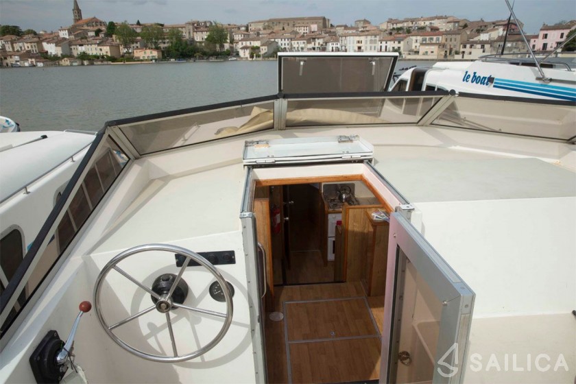 Le Boat Lake Star - Yacht Charter Sailica