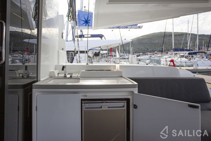 Lagoon 50 - Yacht Charter Sailica