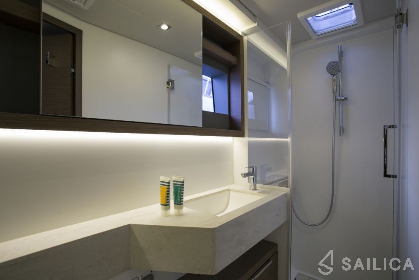Lagoon 50 - Yacht Charter Sailica
