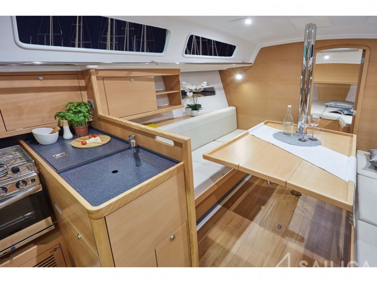 Sun Odyssey 319 - Yacht Charter Sailica