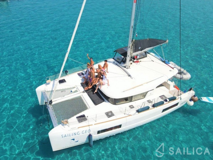 Lagoon 40 - Yacht Charter Sailica