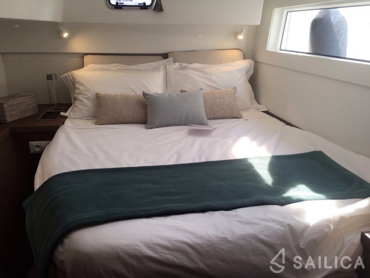 Lagoon 40 - Yacht Charter Sailica