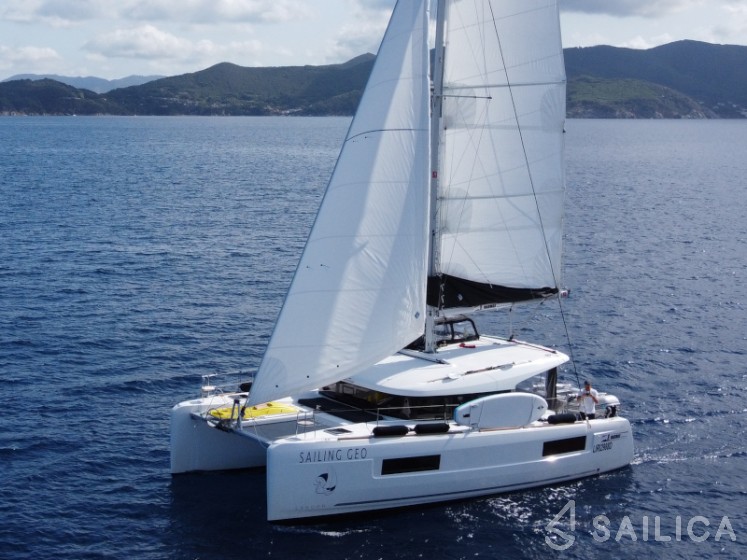 Lagoon 40 - Yacht Charter Sailica