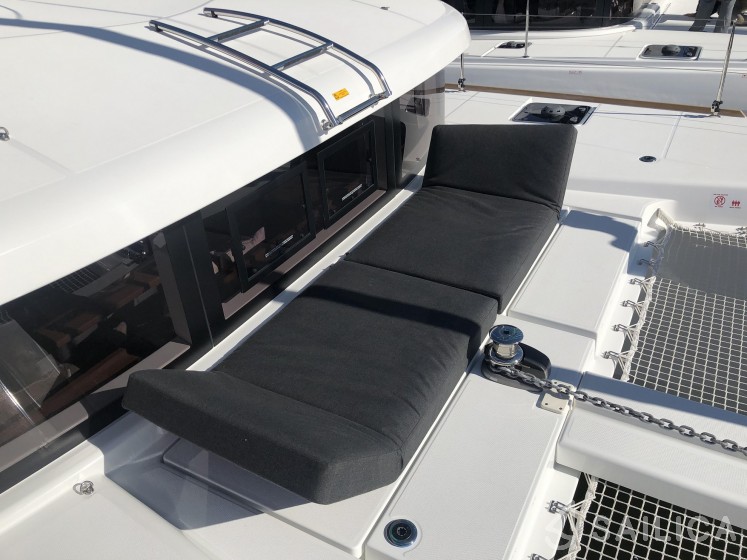 Lagoon 40 - Yacht Charter Sailica