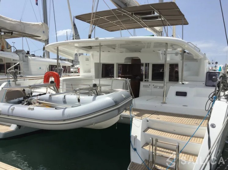 Lagoon 450  Flybridge - Yacht Charter Sailica
