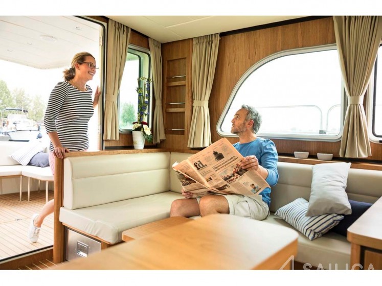 Grand Sturdy 40.9 Sedan - Yacht Charter Sailica