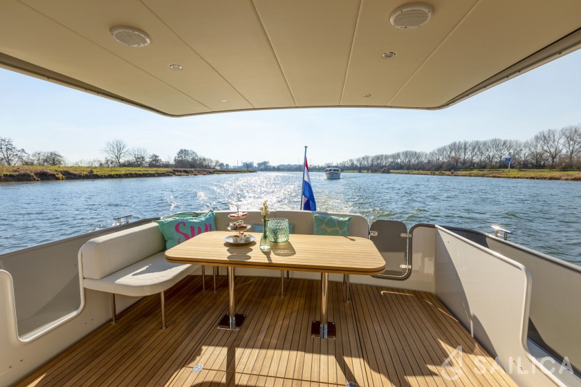 Grand Sturdy 40.9 Sedan - Yacht Charter Sailica