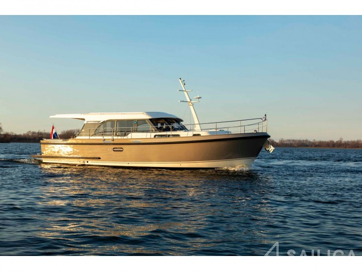 Grand Sturdy 40.9 Sedan - Yacht Charter Sailica