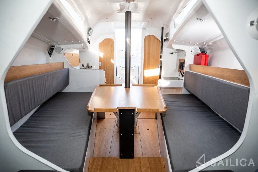 MMW 33 - Yacht Charter Sailica
