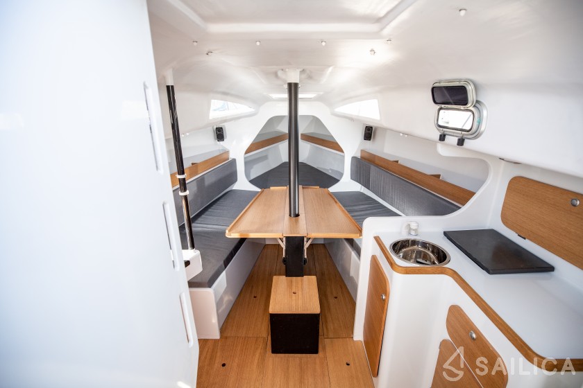 MMW 33 - Yacht Charter Sailica