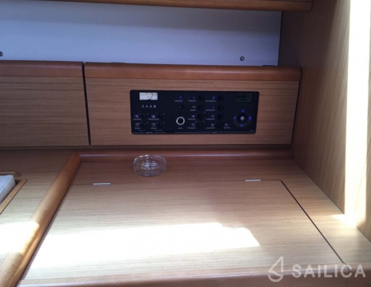 Sun Odyssey 44i - Yacht Charter Sailica