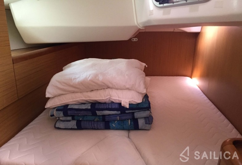 Sun Odyssey 44i - Yacht Charter Sailica