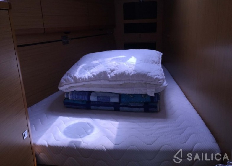 Sun Odyssey 44i - Yacht Charter Sailica