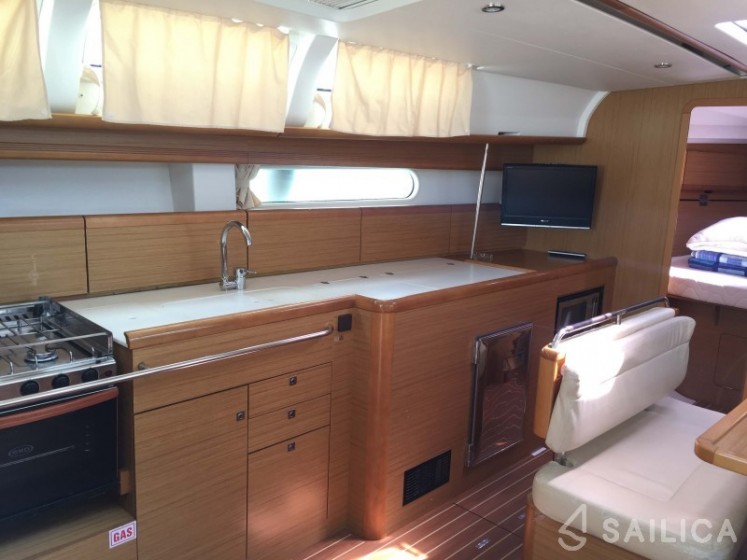 Sun Odyssey 44i - Yacht Charter Sailica