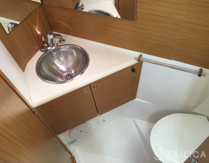 Sun Odyssey 44i - Yacht Charter Sailica