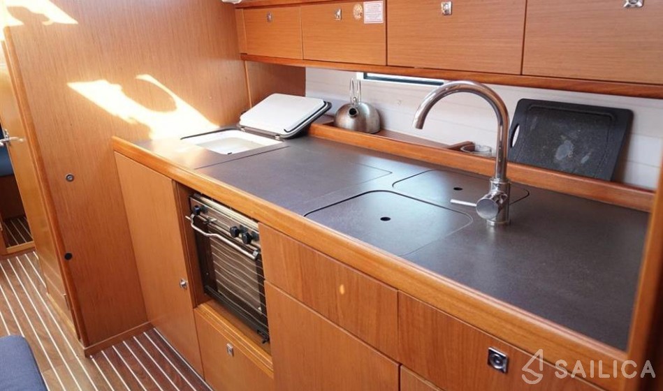 Bavaria 41 Cruiser - Yacht Charter Sailica