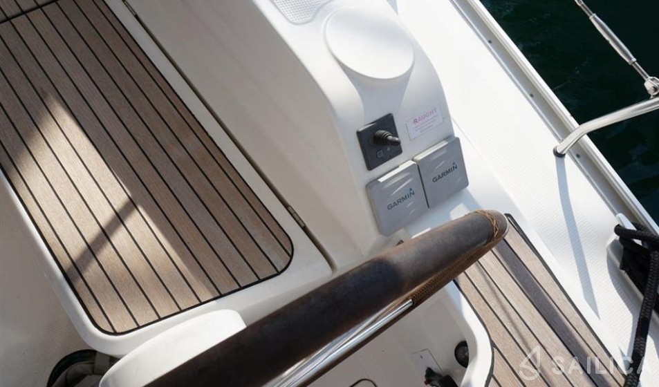 Bavaria 41 Cruiser - Yacht Charter Sailica