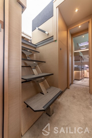 MY5 - Yacht Charter Sailica