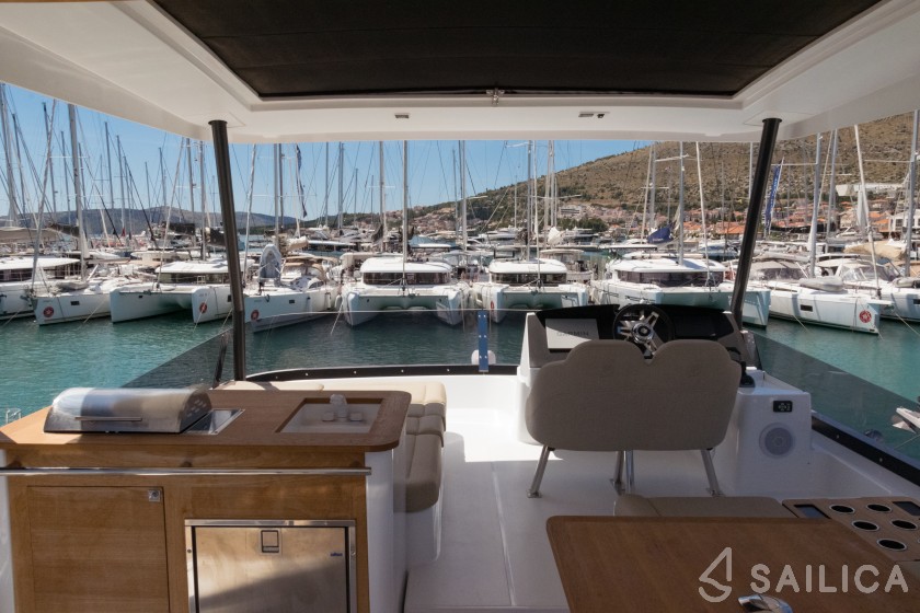 MY5 - Yacht Charter Sailica