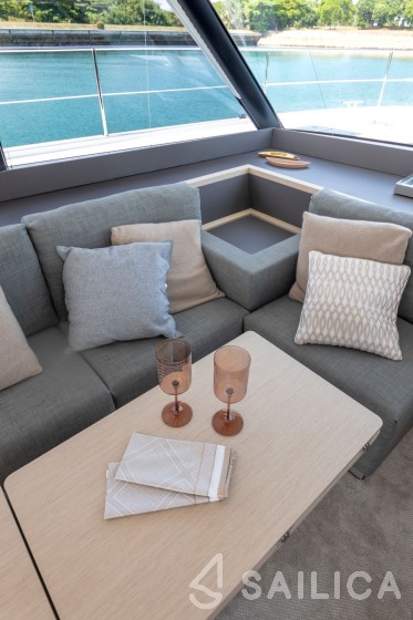 MY5 - Yacht Charter Sailica