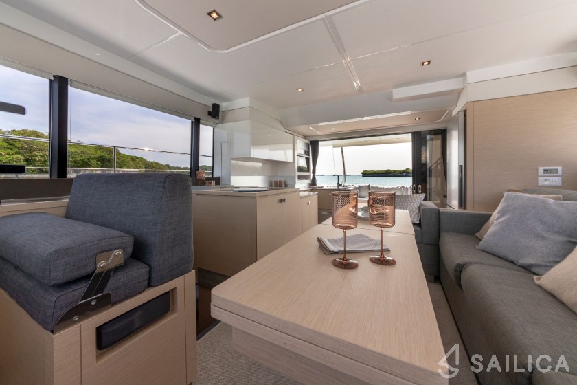 MY5 - Yacht Charter Sailica