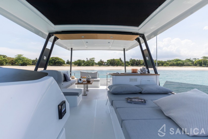 MY5 - Yacht Charter Sailica