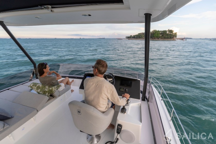 MY5 - Yacht Charter Sailica