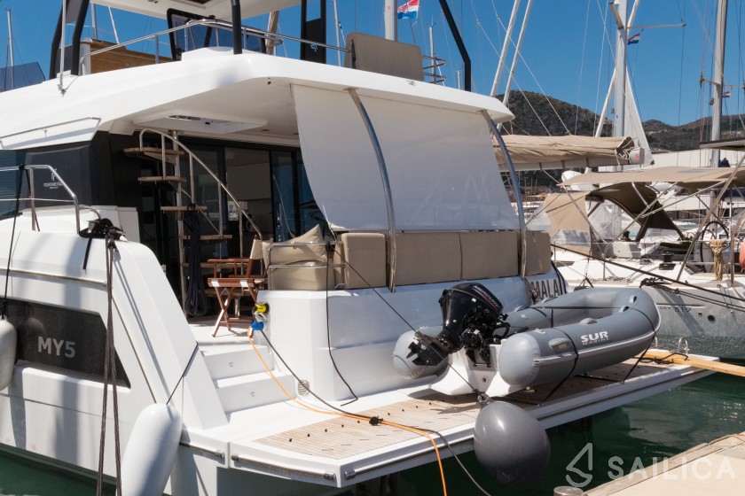 MY5 - Yacht Charter Sailica