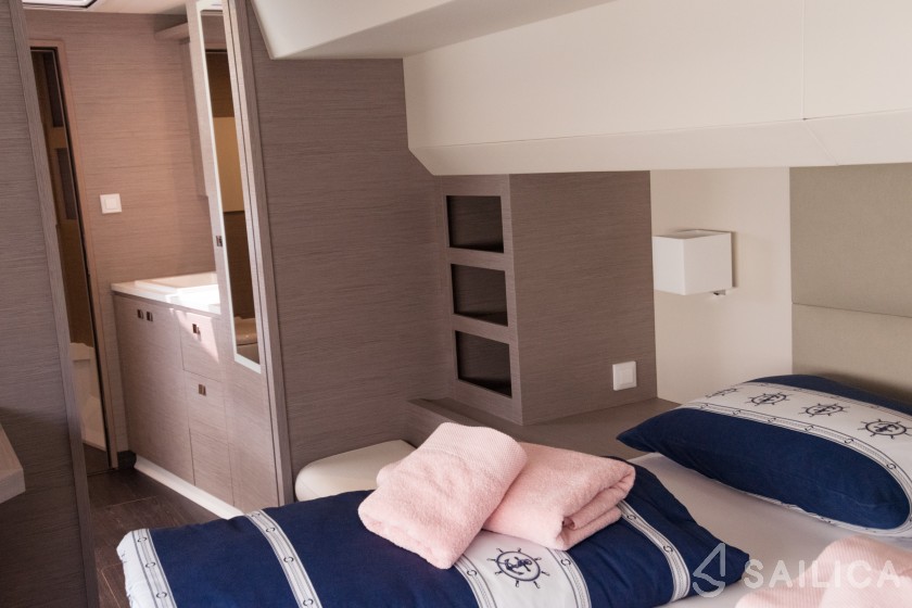 MY5 - Yacht Charter Sailica