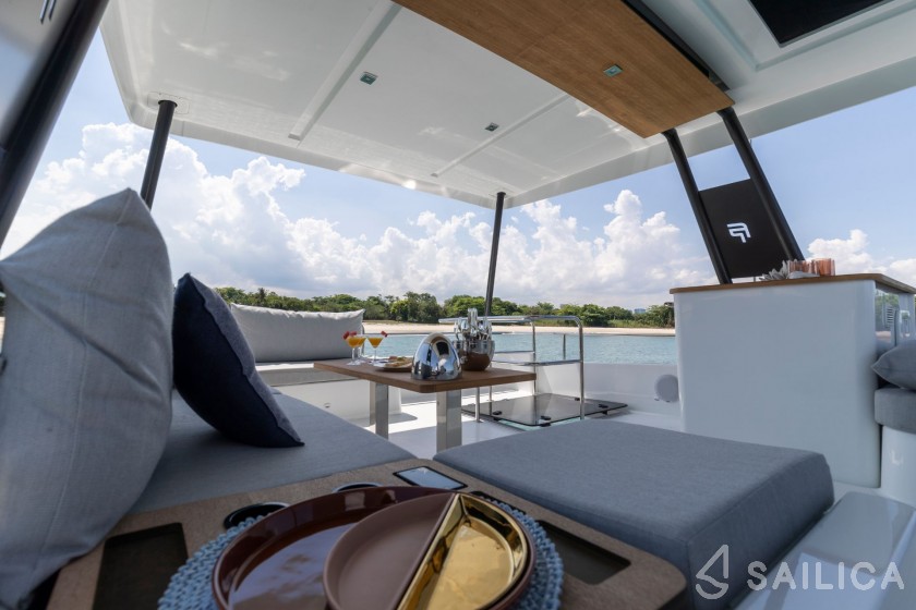 MY5 - Yacht Charter Sailica
