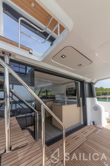 MY5 - Yacht Charter Sailica