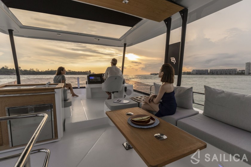 MY5 - Yacht Charter Sailica