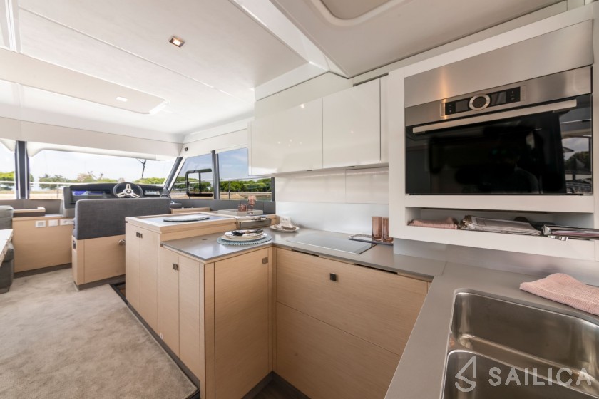 MY5 - Yacht Charter Sailica