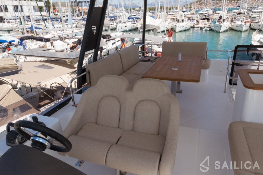 MY5 - Yacht Charter Sailica