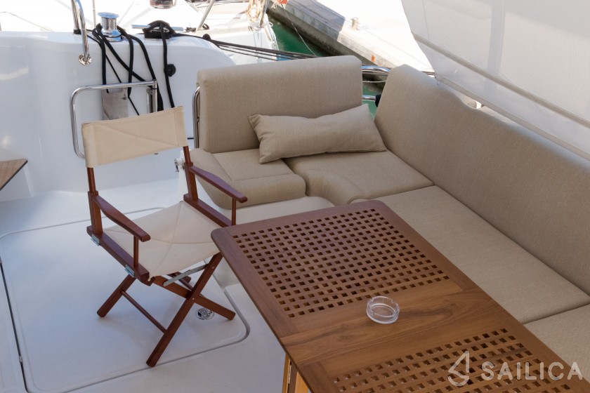 MY5 - Yacht Charter Sailica