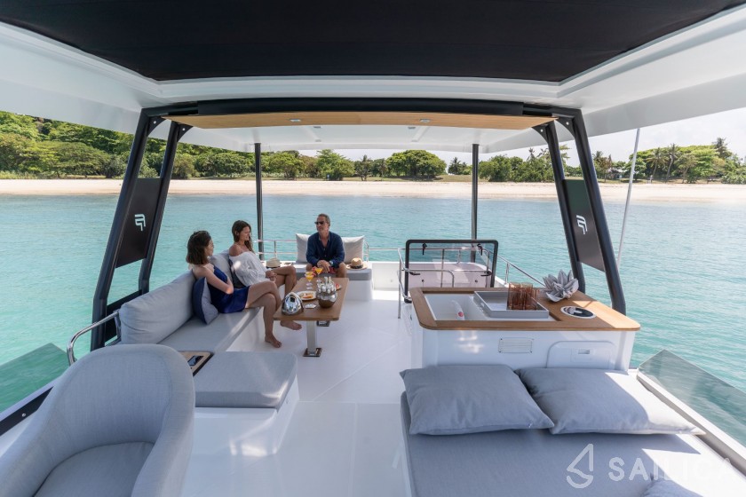 MY5 - Yacht Charter Sailica