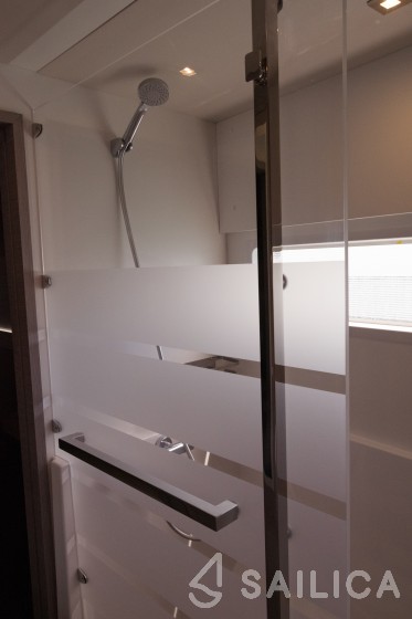 MY5 - Yacht Charter Sailica