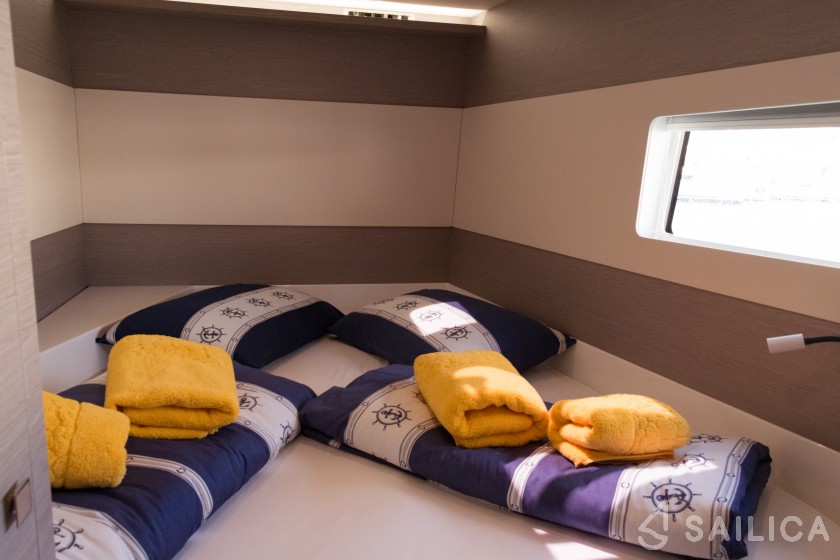 MY5 - Yacht Charter Sailica