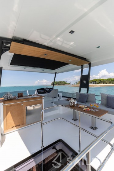 MY5 - Yacht Charter Sailica