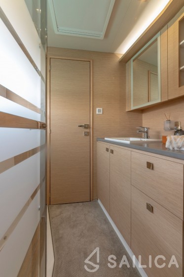 MY5 - Yacht Charter Sailica