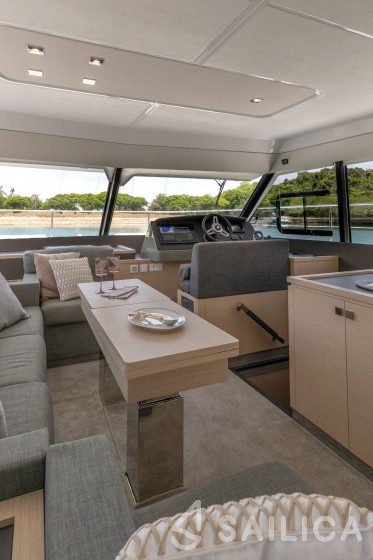 MY5 - Yacht Charter Sailica