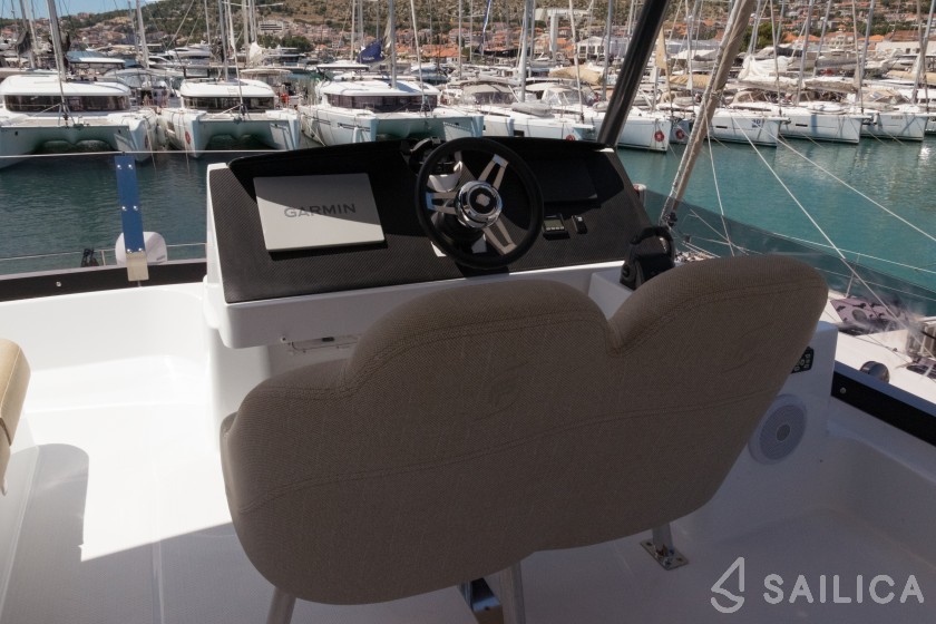 MY5 - Yacht Charter Sailica