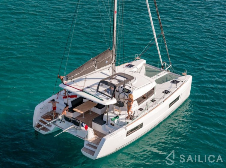 Lagoon 40 - Yacht Charter Sailica