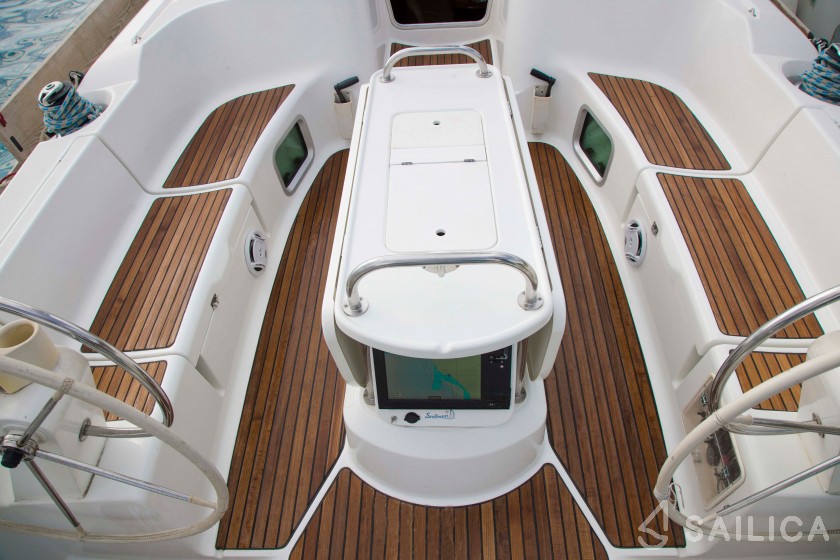 Sun Odyssey 45 - Yacht Charter Sailica