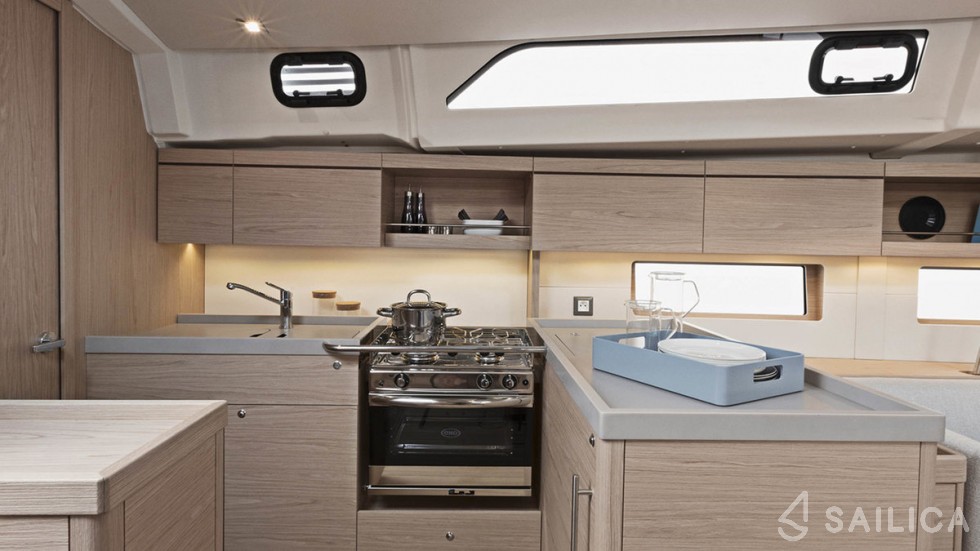 Oceanis 46 - Yacht Charter Sailica